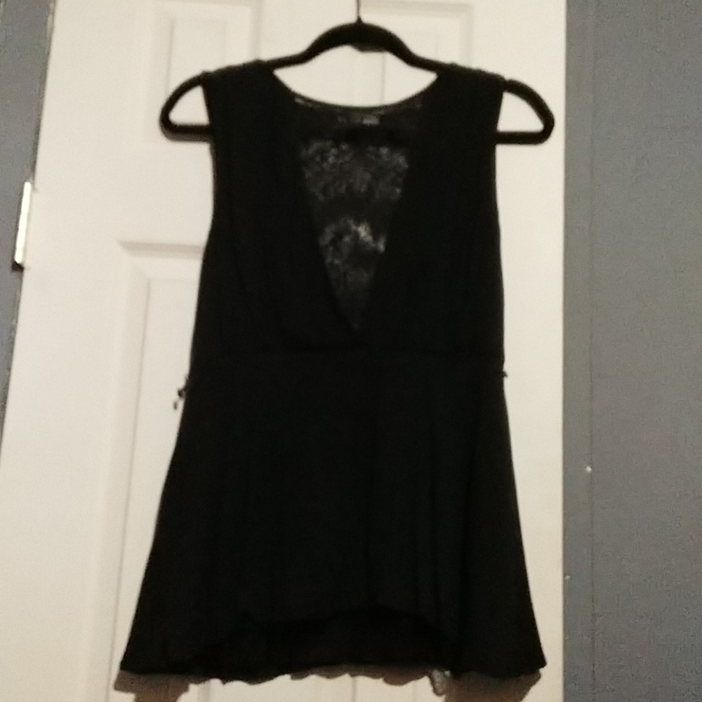 Belle amie lace detail top